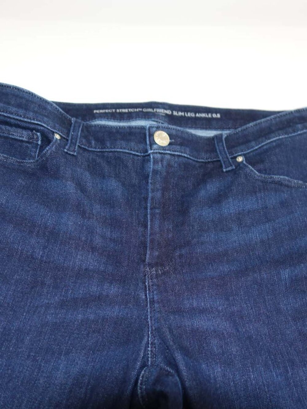 Chico's Women's Girlfriend Slim Leg Ankle Jeans Size 0.5 / 6 Perfefct Stretch - Picture 2 of 7